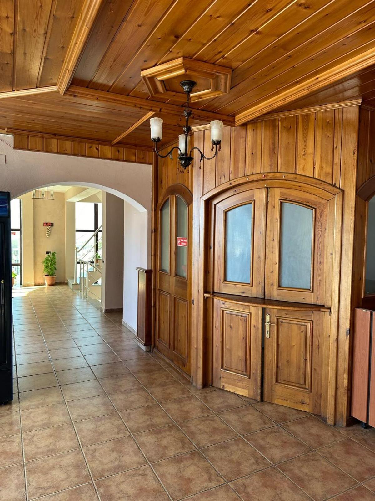Grand Hotel Krujë Extérieur photo